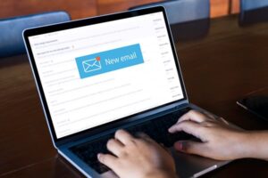 Jak napisać pierwszy mail do potencjalnego klienta B2B i jak stworzyć skuteczny e-mail powitalny?