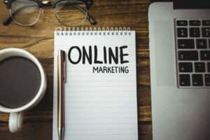 Czym są rodzaje reklam i jak wybrać najlepszą strategię dla firm B2B i B2C?